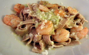 Pasta mit Shrimps und Avocado-Creme